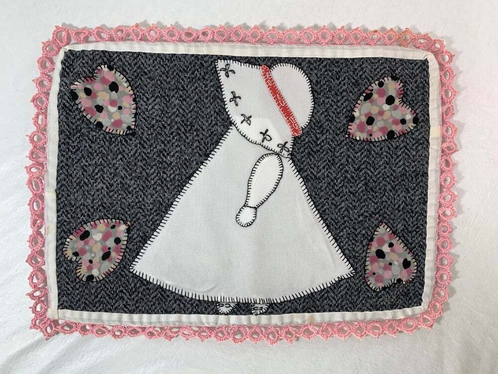 Embroidered Sunbonnet Sue Little Girl with bonnet Folk Art Piece vintage 8x12in